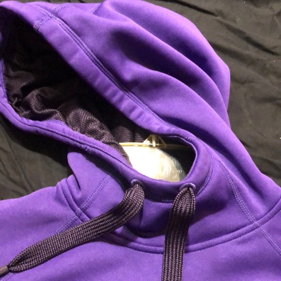 Nike Women’s therma-fit hoodie - Picture 2 of 4